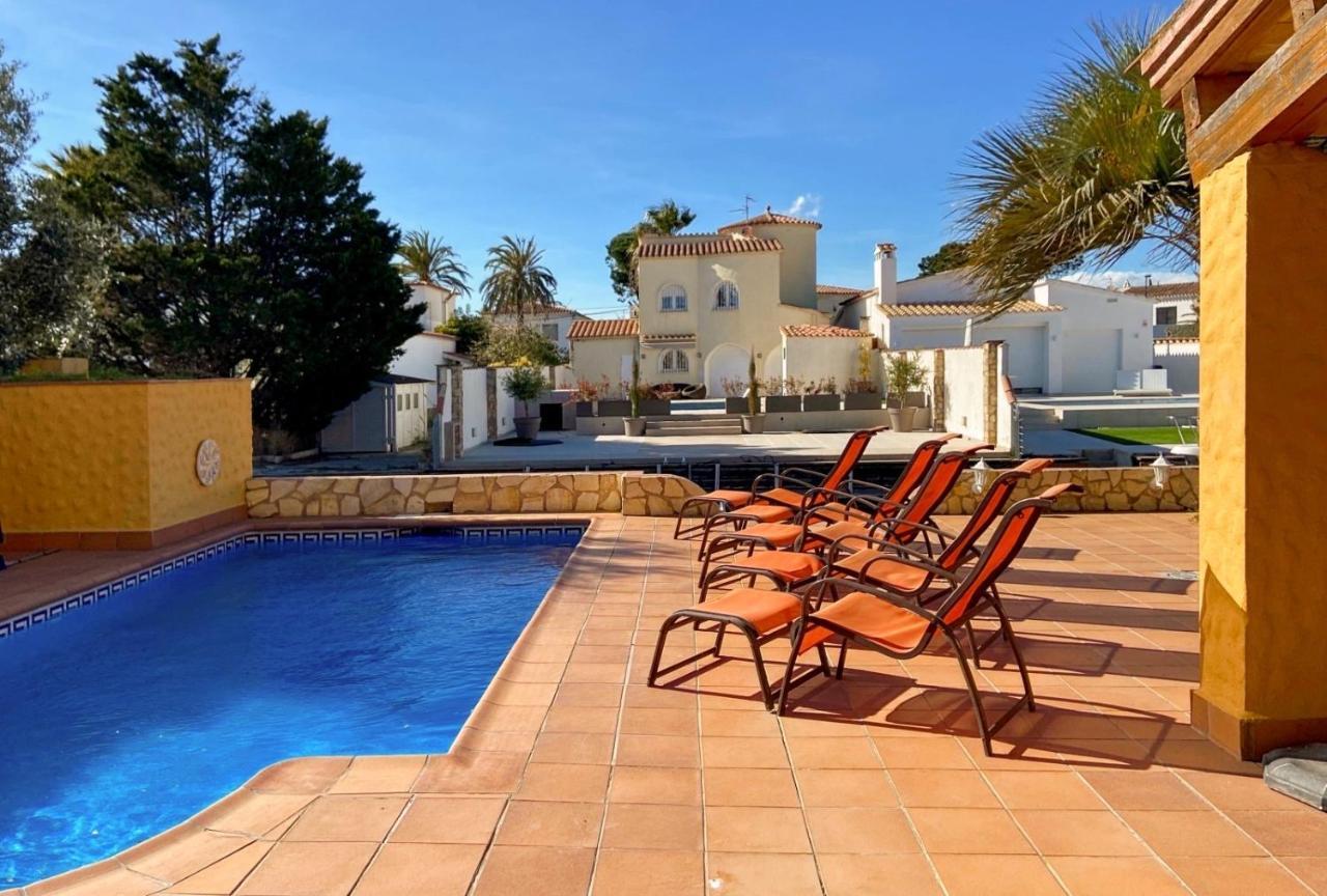 Ampuriahome Villa Hosting 15, Pool & Mooring Empuriabrava Exterior foto