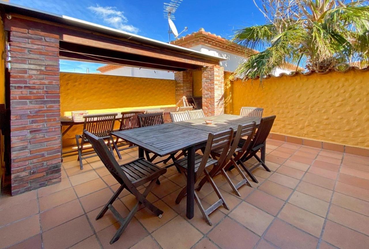 Ampuriahome Villa Hosting 15, Pool & Mooring Empuriabrava Exterior foto